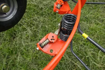 Mocowane pojedyncze zęby wyposażone są w nylonowe łożyska.